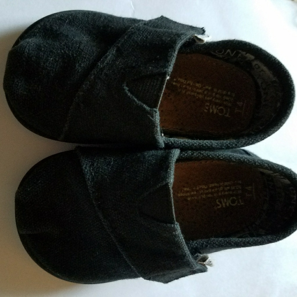 Toms size t4 FINAL PRICE**